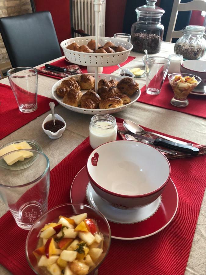 Bed and Breakfast Le Nid De Sigogne Zewnętrze zdjęcie